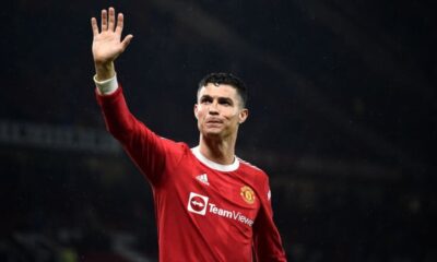 Manchester United, Cristiano Ronaldo ile yollarını ayırdı!.