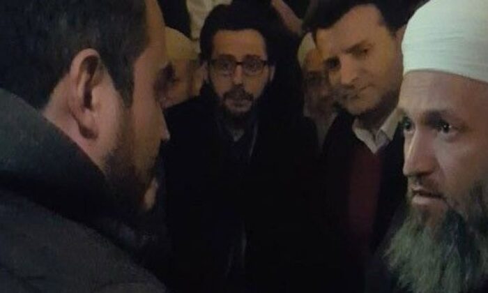 Amerikalı turist, Ayasofya’da Müslüman oldu!.