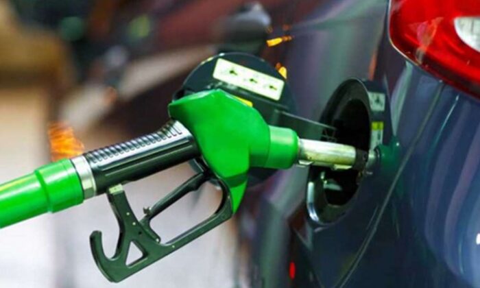 Benzine bir haftada ikinci indirim..