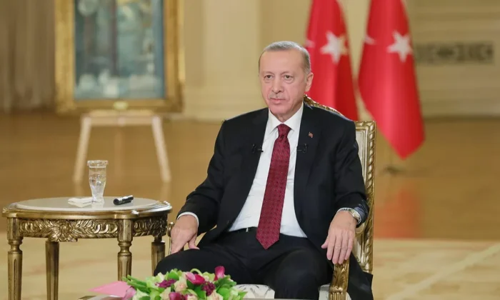 Cumhurbaşkanı Erdoğan canlı yayında soruları yanıtlıyor!.