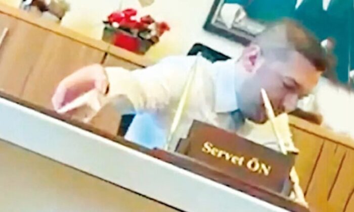 CHP’li Ataşehir Belediyesi’nde rüşvet alırken kameraya yakalanan Ruhsat Müdürü görevden alındı!.