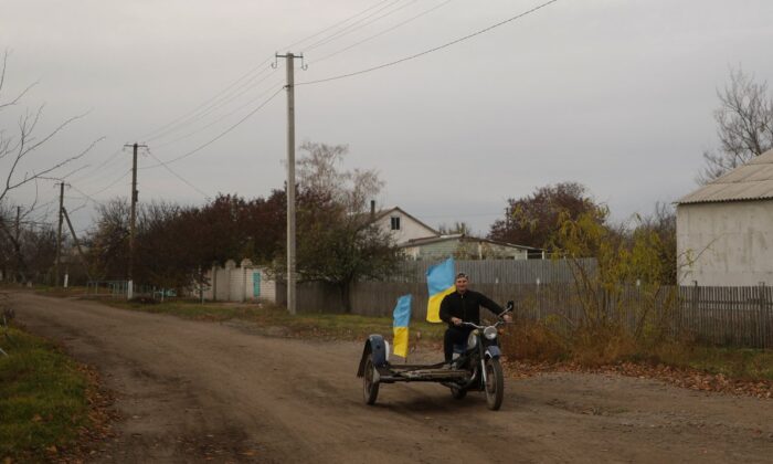 Ukrayna’da, Herson’a giriş kutlamaları..