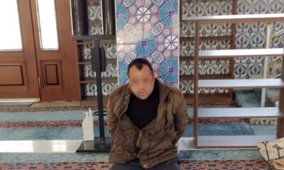 İstanbul’da camiye içki şişesiyle girip Kuran-ı Kerim’e tekme attı!.