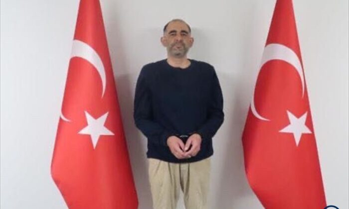 Firari FETÖ’cü Uğur Demirok MİT operasyonuyla yakalandı!.