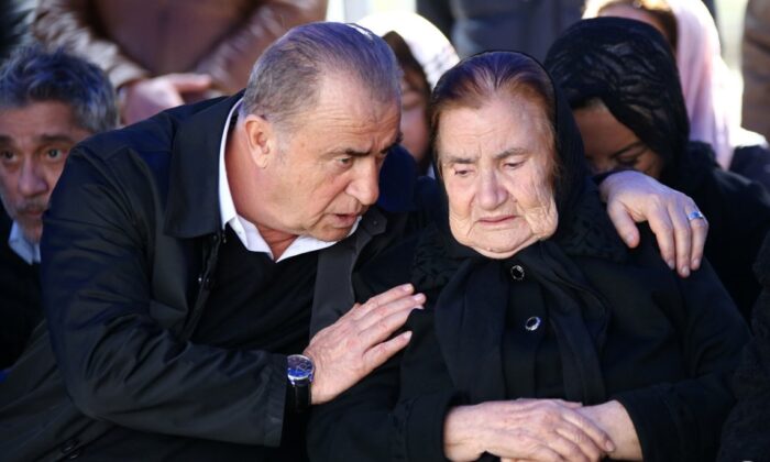 Fatih Terim’in annesi Nuriye Terim hayatını kaybetti!.
