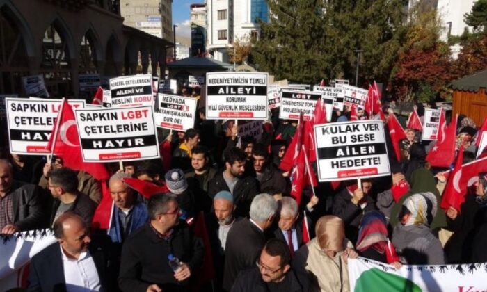 Van’da LGBT karşıtı yürüyüş..
