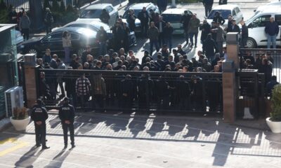 Ankara’da özel halk otobüsü şoförleri CHP’nin önünde toplandı!.