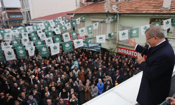 Davutoğlu, memleketi Konya’da beklediği ilgiyi göremedi!.