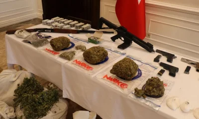 İzmir merkezli 5 ilde uyuşturucu operasyonu! 33 gözaltı..