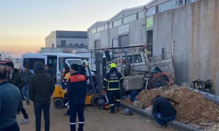 Gaziantep’te köpeğe çarpmamak için manevra yapan minibüs kaza yaptı! 2 ölü, 3 yaralı..