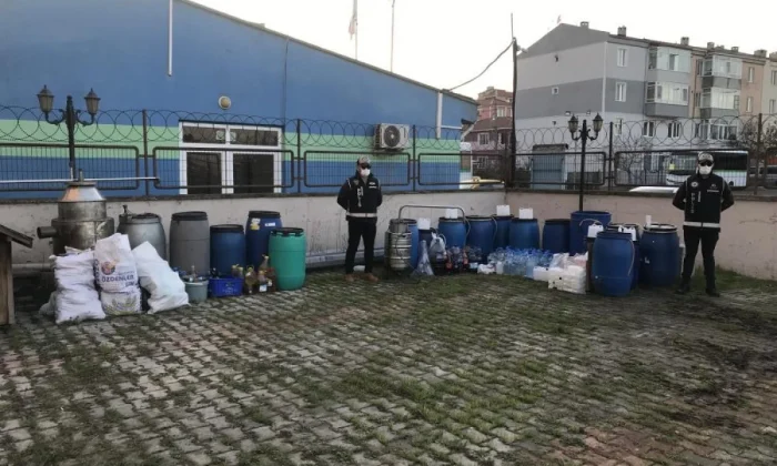 Tekirdağ’da 1 ton sahte içki ele geçirildi!.