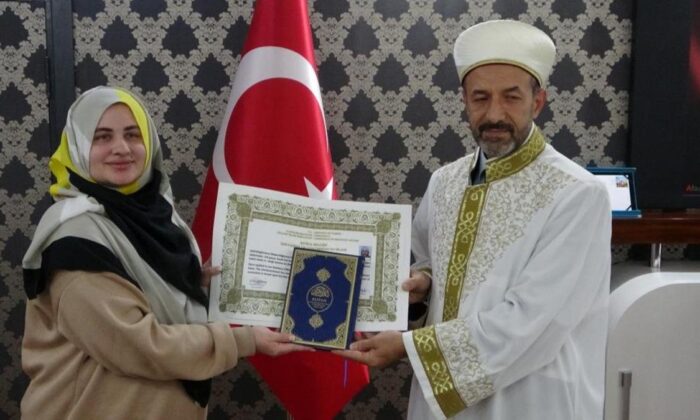 Ukraynalı kadın Müslüman oldu!.