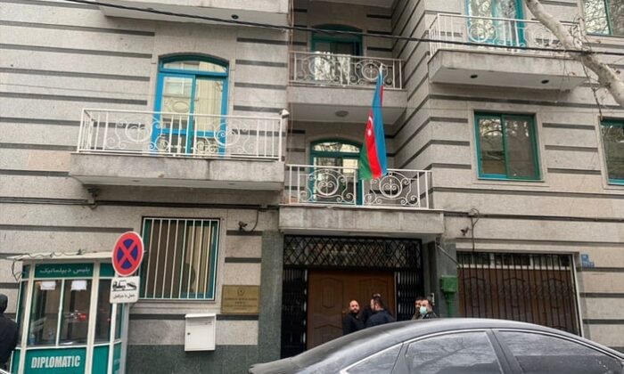 Azerbaycan’ın İran Büyükelçiliği’ne silahlı saldırı..