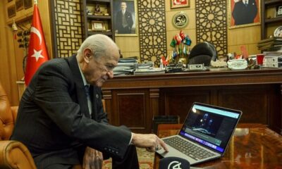 Devlet Bahçeli, AA’daki Yılın Fotoğrafları’nı oyladı!.
