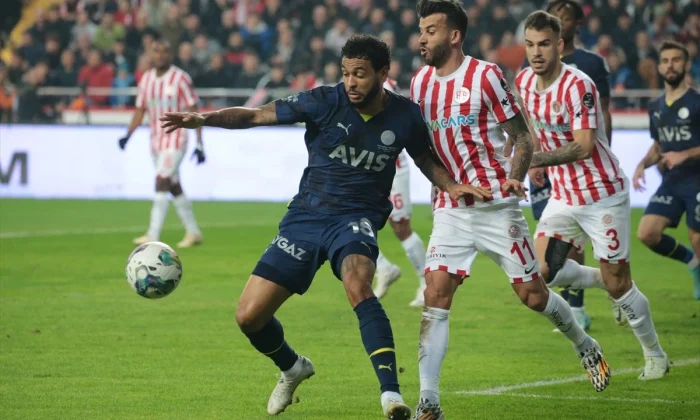 Fenerbahçe, Antalyaspor’u 2-1 mağlup etti!.