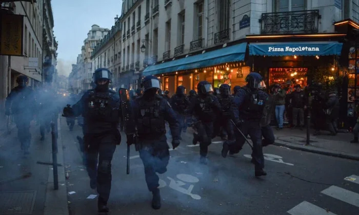 Fransa’da emeklilik reformu protestolarında ortalık karıştı!.