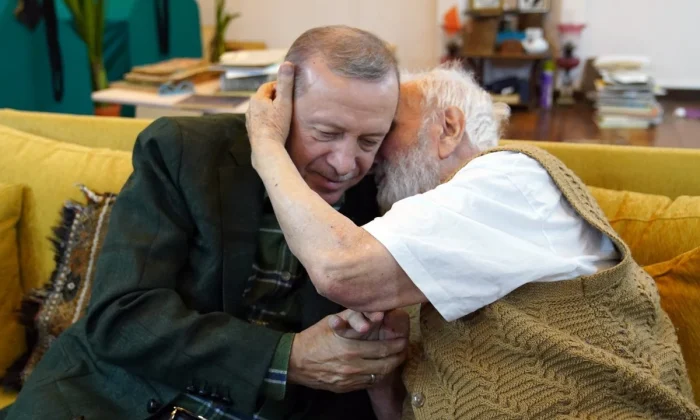 Cumhurbaşkanı Erdoğan, neyzen Niyazi Sayın’ı ziyaret etti!.