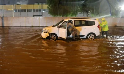 İzmir yine sele teslim oldu!.