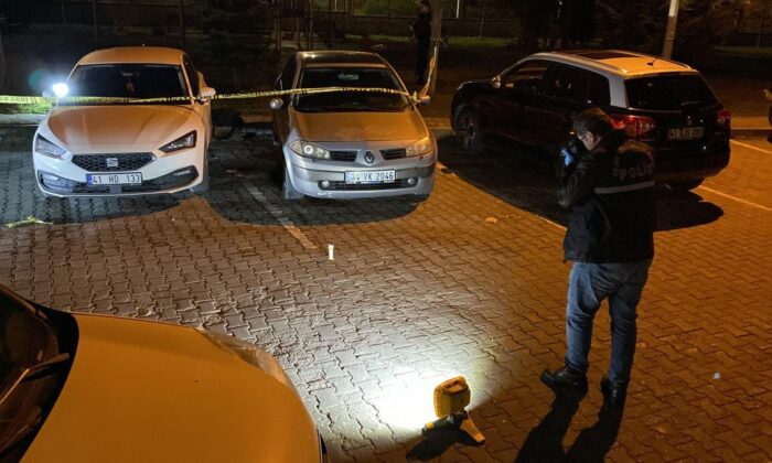 Kocaeli’de sağlık çalışanı, evinin önünde öldürüldü!.