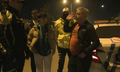 Oğlunun ehliyeti alınan alkollü baba, polislere hakaret etti!.