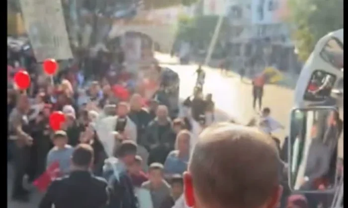 Süleyman Soylu, AK Parti otobüsünden canlı yayın açtı!.