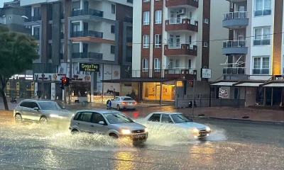 Antalya’da sağanak yağış hayatı felç etti!.