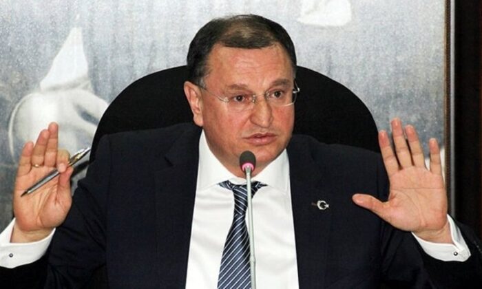 CHP’li Lütfü Savaş, kentsel dönüşüme karşı düzenlediği mitingi canlı yayında inkar etti!.