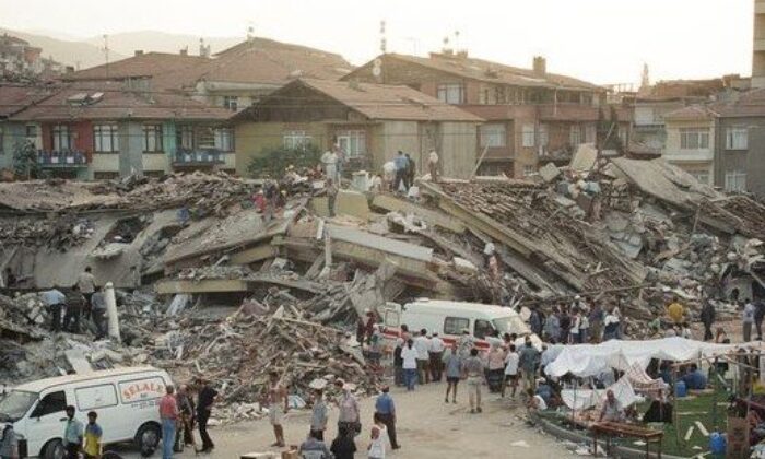 1999 depreminde yaşanılan yağma haberleri yeniden gündemde..