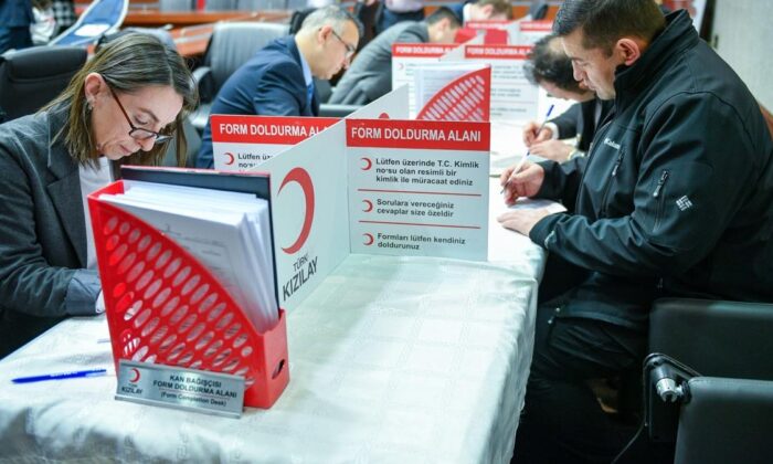 Adalet Bakanlığı personeli Türk Kızılay’a kan bağışında bulundu!.