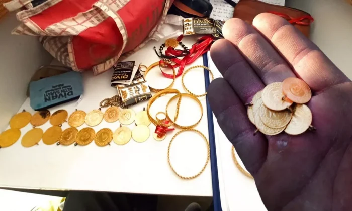 Deprem enkazlarından çıkan altın ve paraların teslimatı için 2 yöntem belirlendi!.