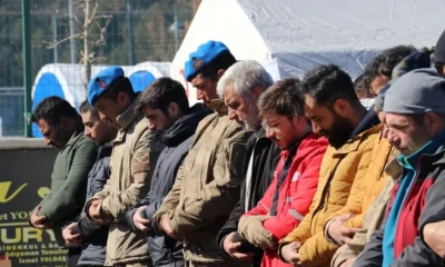 Deprem bölgesinde Cuma Namazı..