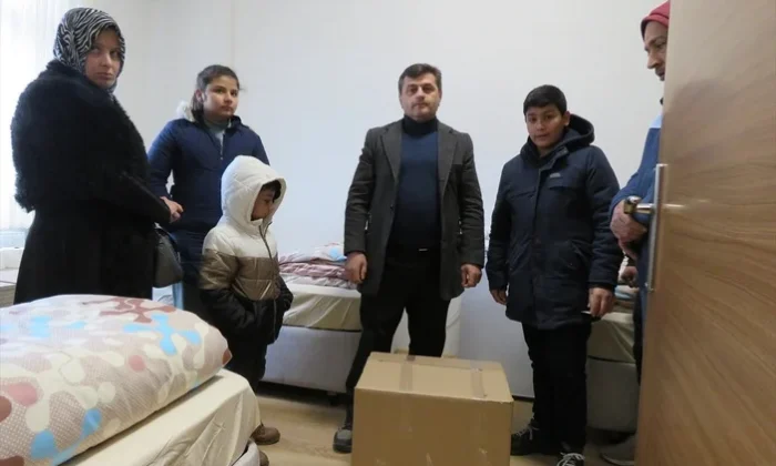 Depremzedeler KYK yurtlarına yerleştiriliyor!.