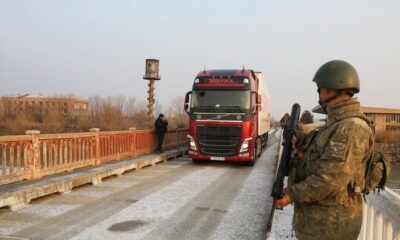Ermenistan sınır kapısı 35 yıl sonra deprem bölgesine yardım için açıldı!.
