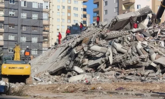 Gaziantep’te depremde yıkılan Emre Apartmanı’nın müteahhitleri tutuklandı!.