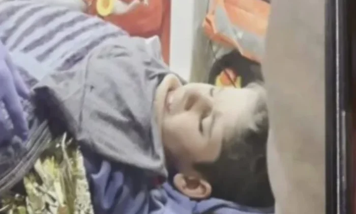 12 yaşındaki Osman, 260 saat sonra enkazdan kurtarıldı!.