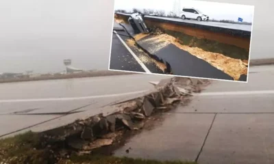 Hatay’da havalimanı pisti yarıldı! Araçlar göçüklerin içine devrildi!. (video haber)