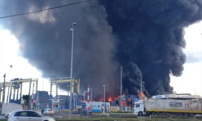 İskenderun Limanı’nda depremde devrilen konteynerlerde çıkan yangın devam ediyor!.