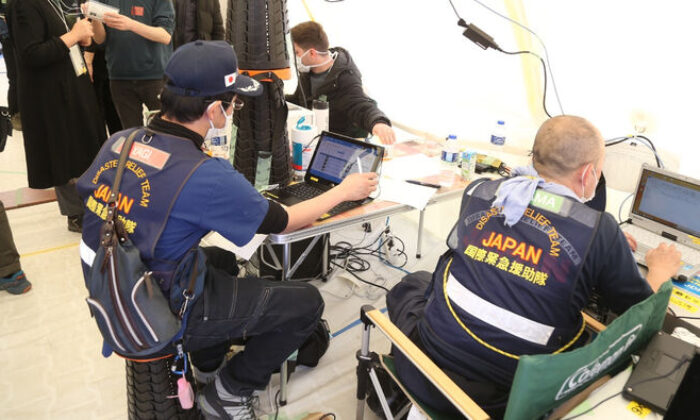 Japon ekip, en büyük sahra hastanesini Gaziantep’te kurdu!.