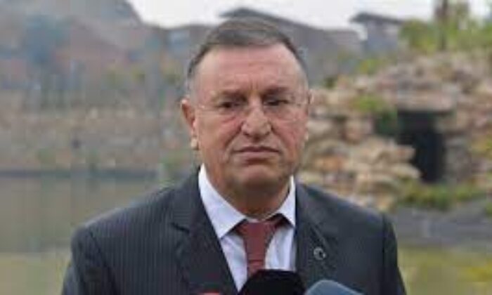 Hatay Belediye Başkanlığı: Enkaz Altında Kalanlar Var!.