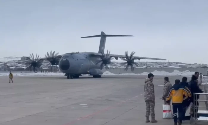 3 binin üzerinde Mehmetçik, deprem bölgesinde arama kurtarma çalışmalarına katılıyor!.