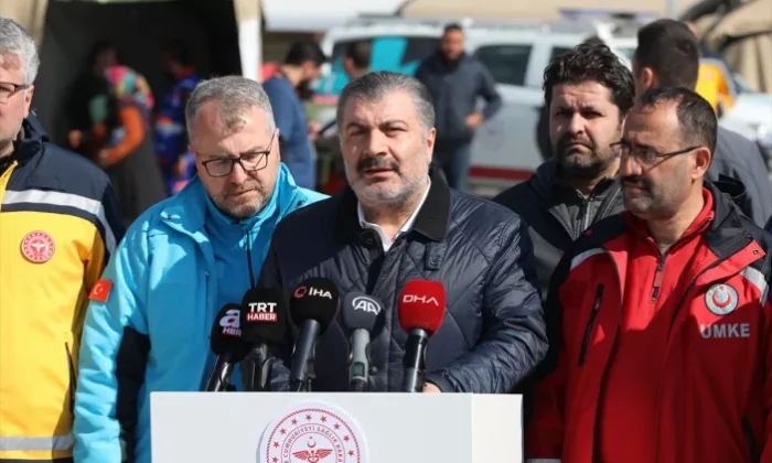Fahrettin Koca: “Deprem bölgesinde bulaşıcı hastalık riskleri kontrol altında..”