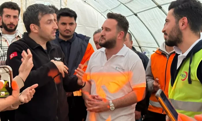 Selçuk Bayraktar gönüllüleri ziyaret etti!.