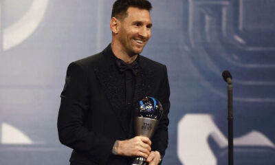 Yılın en iyi futbolcusu Lionel Messi oldu!.
