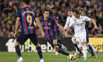 Real Madrid’i uzatmada deviren Barcelona puan farkını 12’ye çıkardı!.