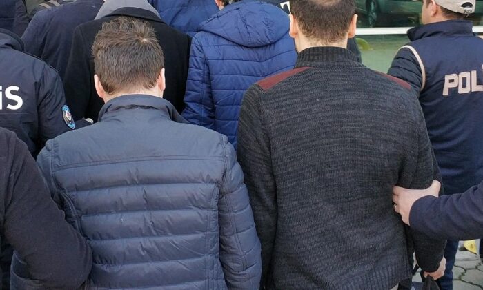 İstanbul merkezli 8 ilde FETÖ operasyonu! 25 gözaltı..