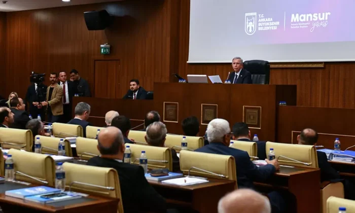 İyi Parti’ye geçen CHP’liler istifa etti, Mansur Yavaş zor durumda..