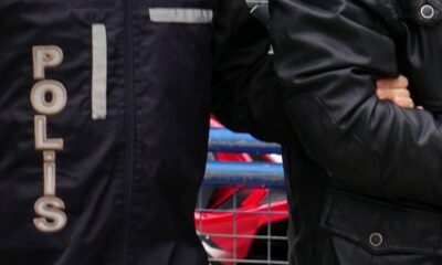 İzmir’de FETÖ operasyonu! Meslekten ihraç edilen polis yakalandı!.