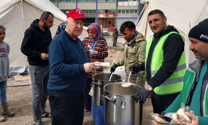 “Korumasız kadınlara tecavüz edildi” diyen Ahmet Ercan’ın art niyeti yokmuş, pişmanmış!.