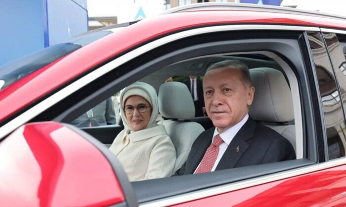 Yunan basını: “Erdoğan TOGG’un direksiyonunda..”