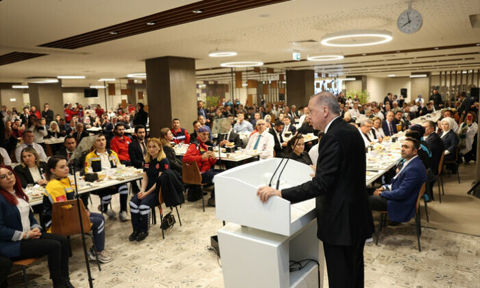 Cumhurbaşkanı Erdoğan: “42 bin 500 sağlık personeli alıyoruz!.”